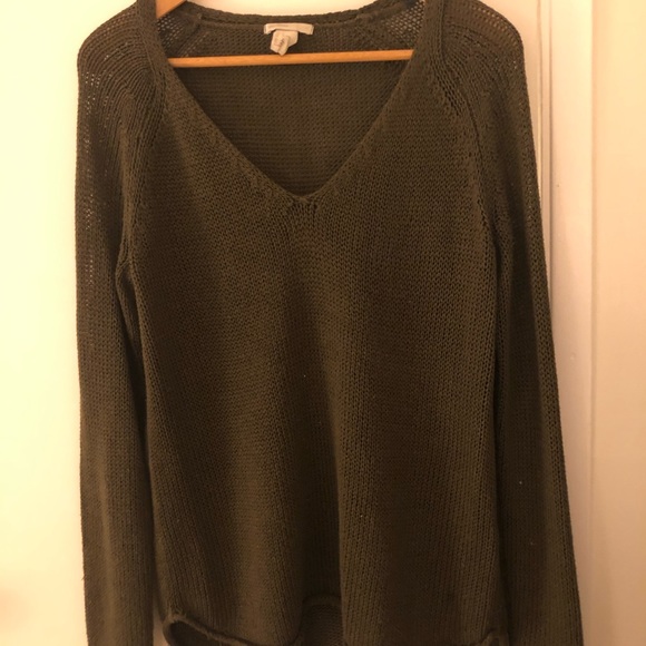 Olive V Neck Sweater 🧡2/15$🧡 - Picture 1 of 1